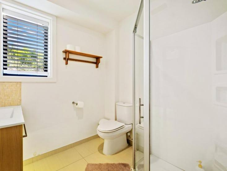 Pencarrow Lakeside Apartment Куийнстаун Екстериор снимка