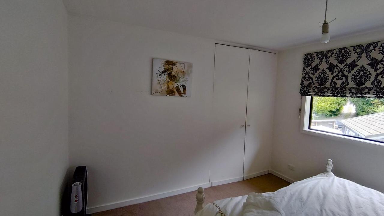 Pencarrow Lakeside Apartment Куийнстаун Екстериор снимка