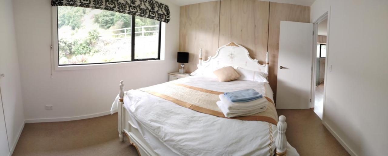 Pencarrow Lakeside Apartment Куийнстаун Екстериор снимка