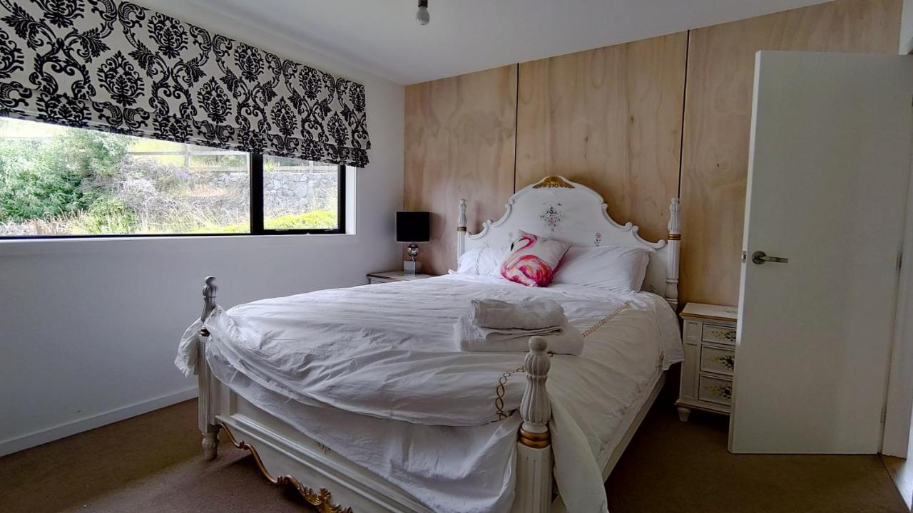 Pencarrow Lakeside Apartment Куийнстаун Екстериор снимка